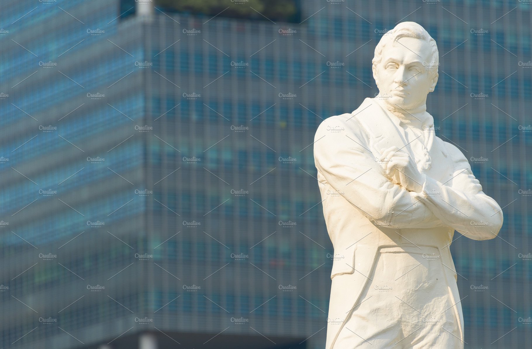 Find “Stamford Raffles” at year 1819 boarding site.