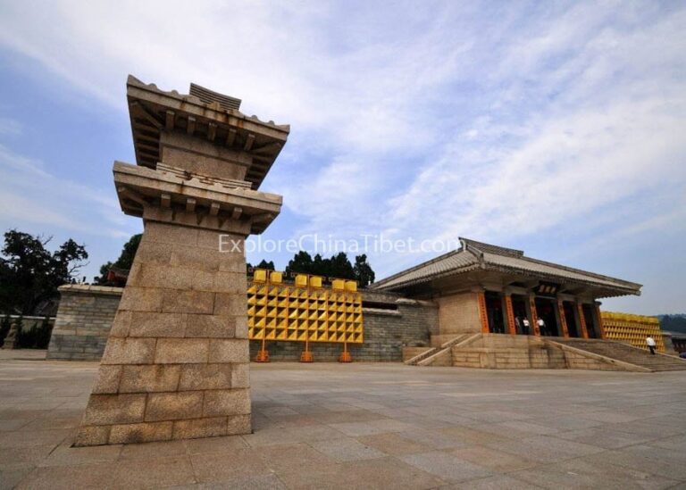 Huangdi-Mausoleum-Tour-6-27[1]