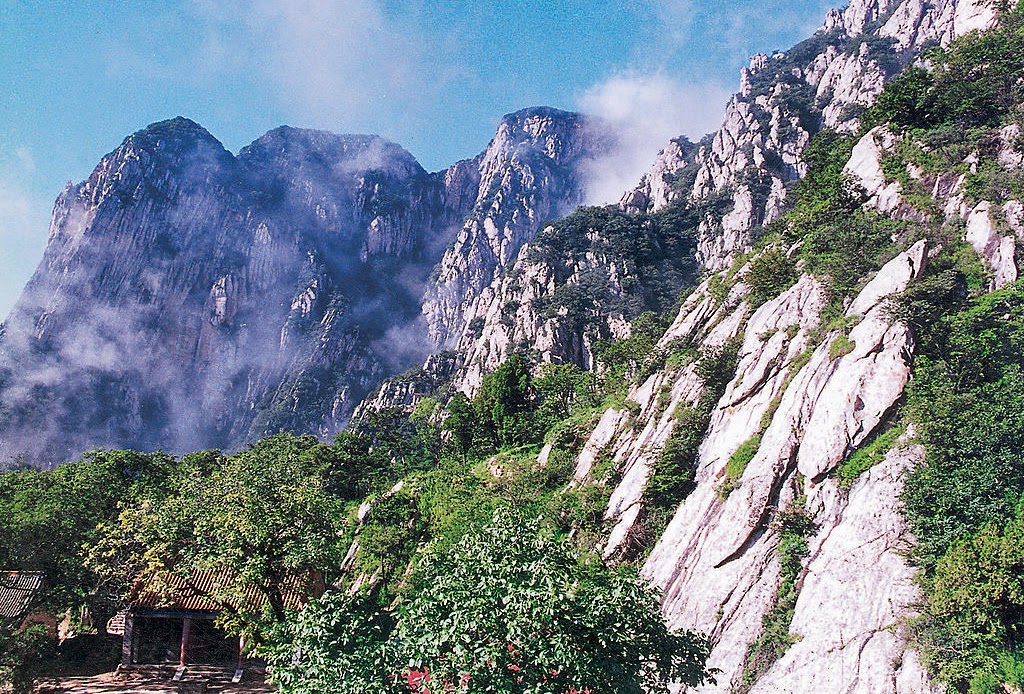 14 Famous Mountains in China