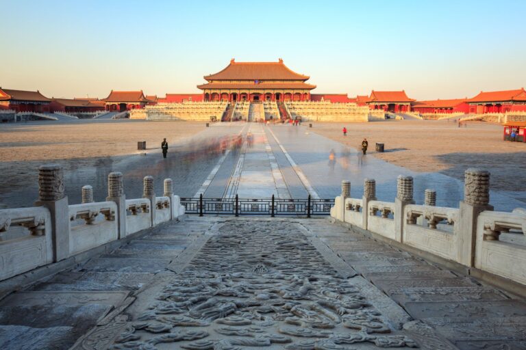 chinese-temple-and-forbidden-city-in-a-day-636217080-f9f58e9618db4409b22733fcf9591901[1]