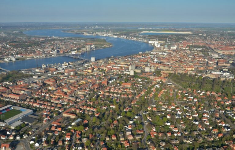Aerial-view-of-Aalborg-4[1]