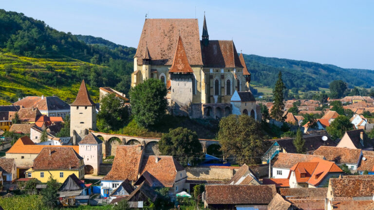 Biertan-fortified-Church-Transylvania-1024x576[1]
