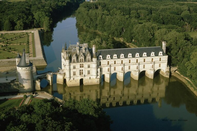 France-Loire-Royal-Valley-Cycling-Tour-2