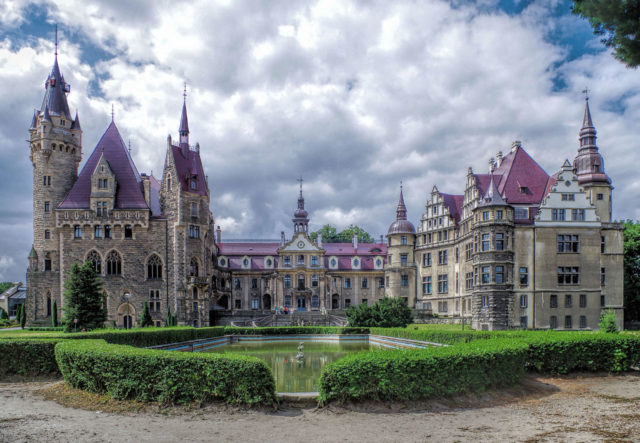 The-magnificent-Moszna-Castle