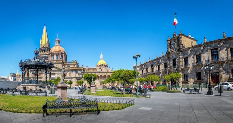 cathedral-Guadalajara-Mex[1]