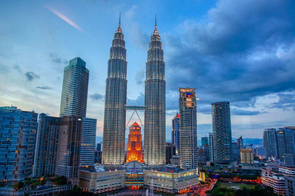 Best Things to DO in Petronas Twin Towers KUALA LUMPUR MALAYSIA