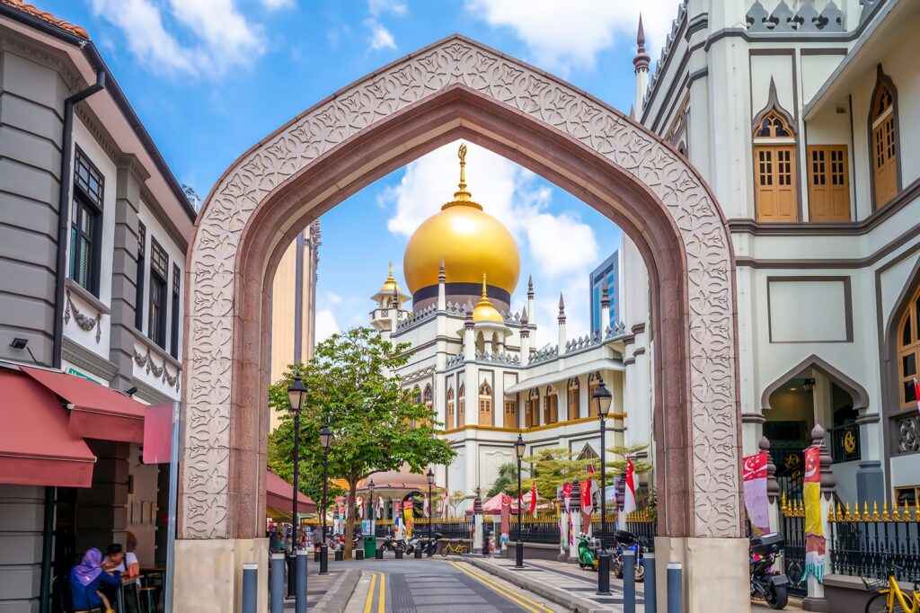 Exploring Sultan Mosque and Haji Lane: Singapore’s Cultural and Artistic Gems