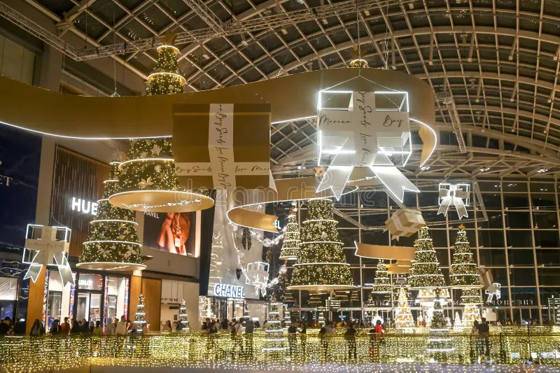 A Sparkling Christmas at Marina Bay Sands: Decorations and Light Shows to Remember